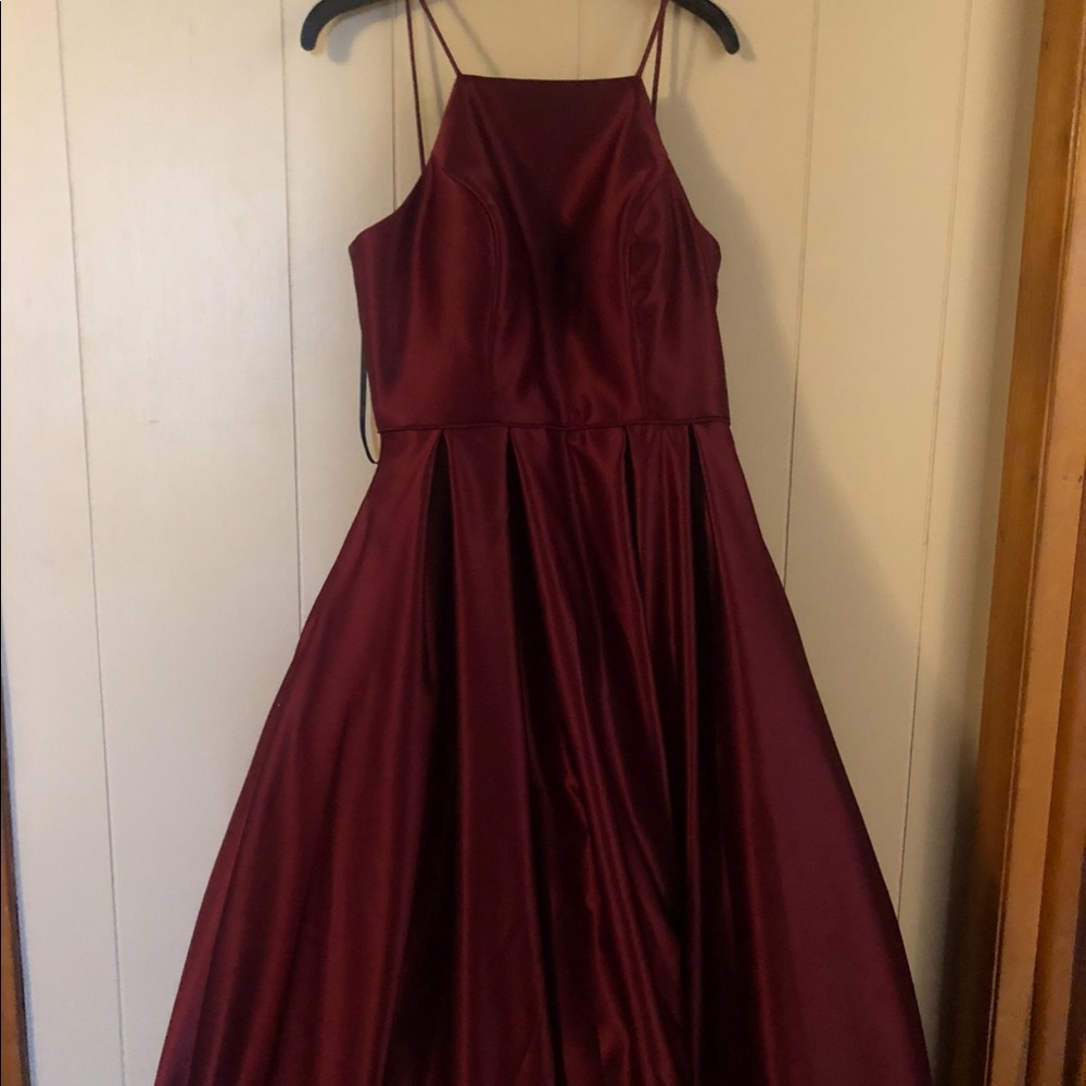 Betsy & Adam MAROON Prom Dress w/pockets